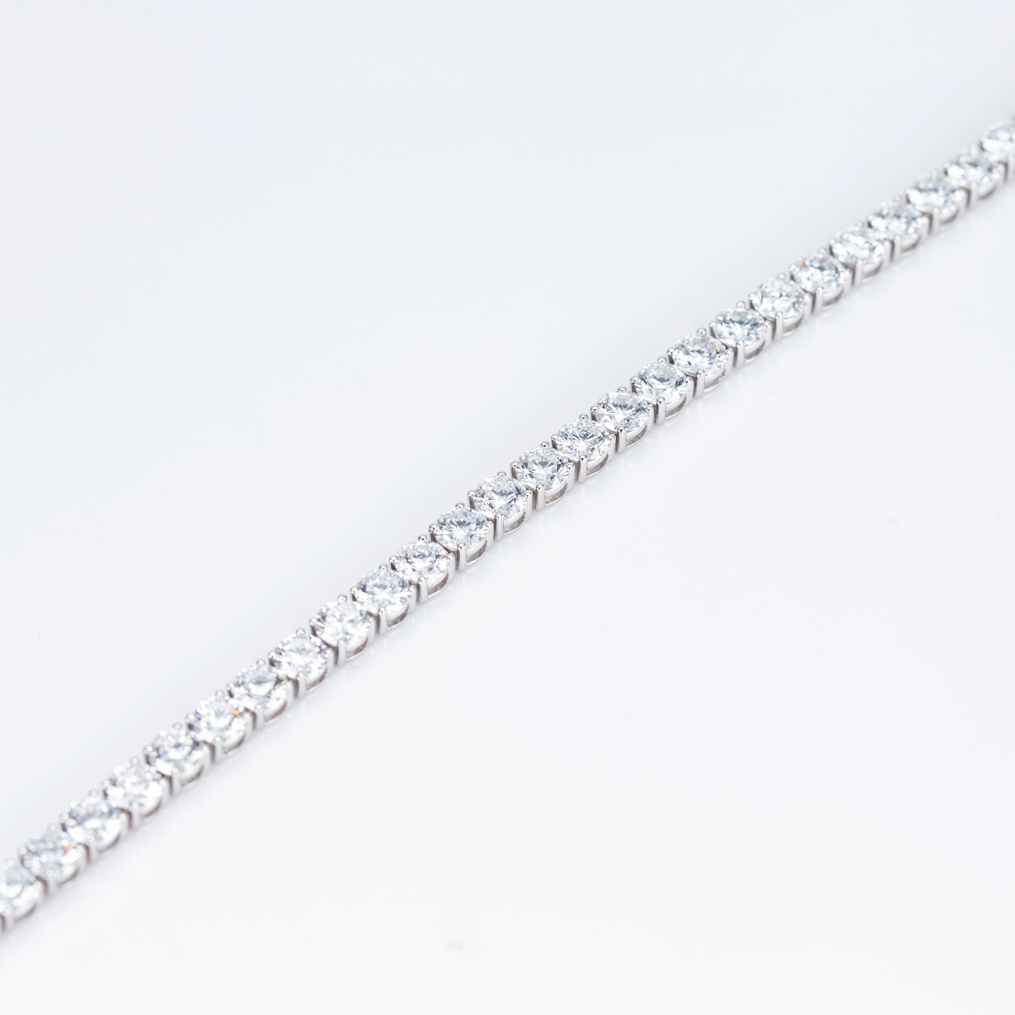 Classic Tennis Bracelet 18k Gold