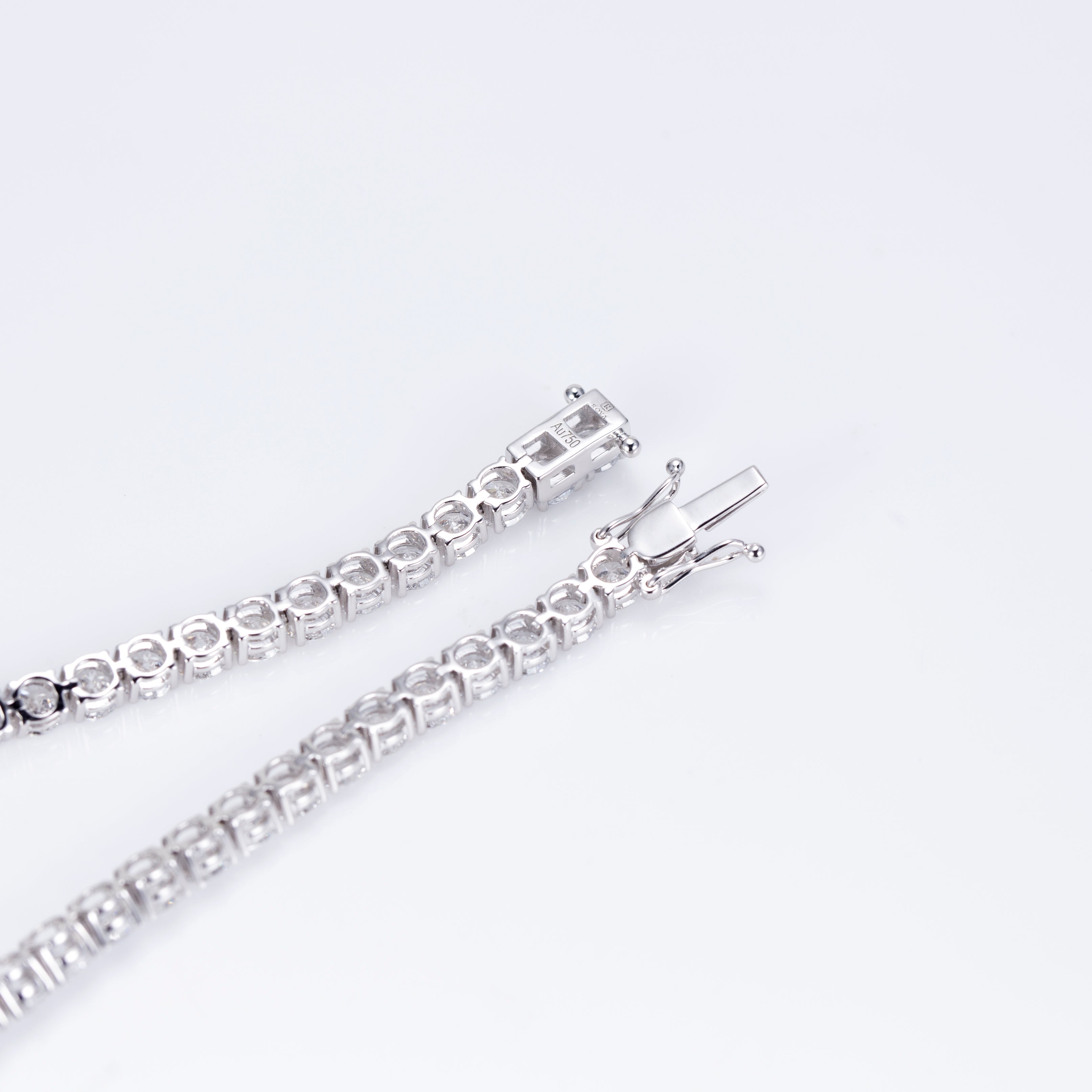 Classic Tennis Bracelet 18k Gold