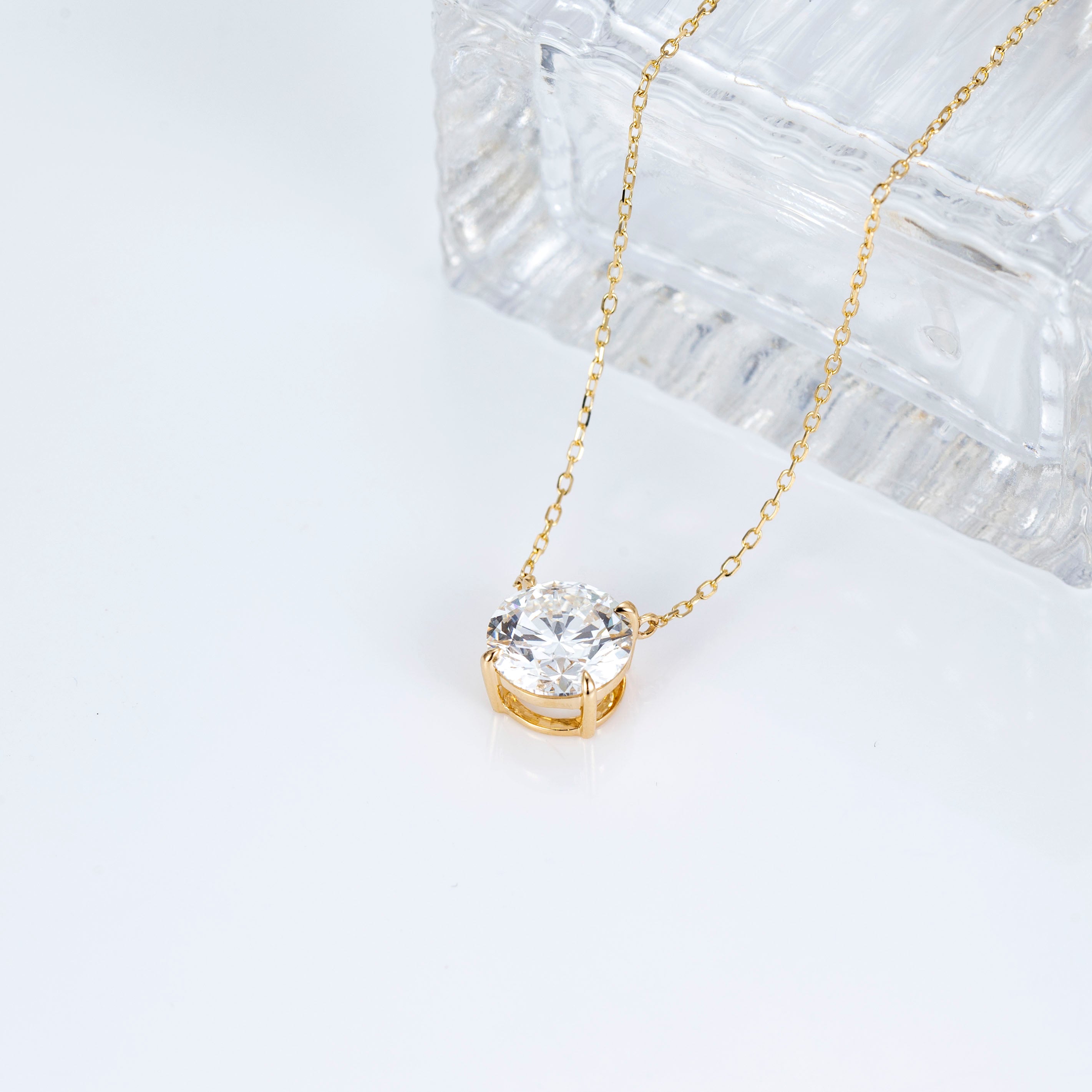 Solitaire Brilliant Pendant